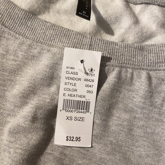 by PacSun
Off The Shoulder Cropped Sweatshirt - Picture 5 of 5